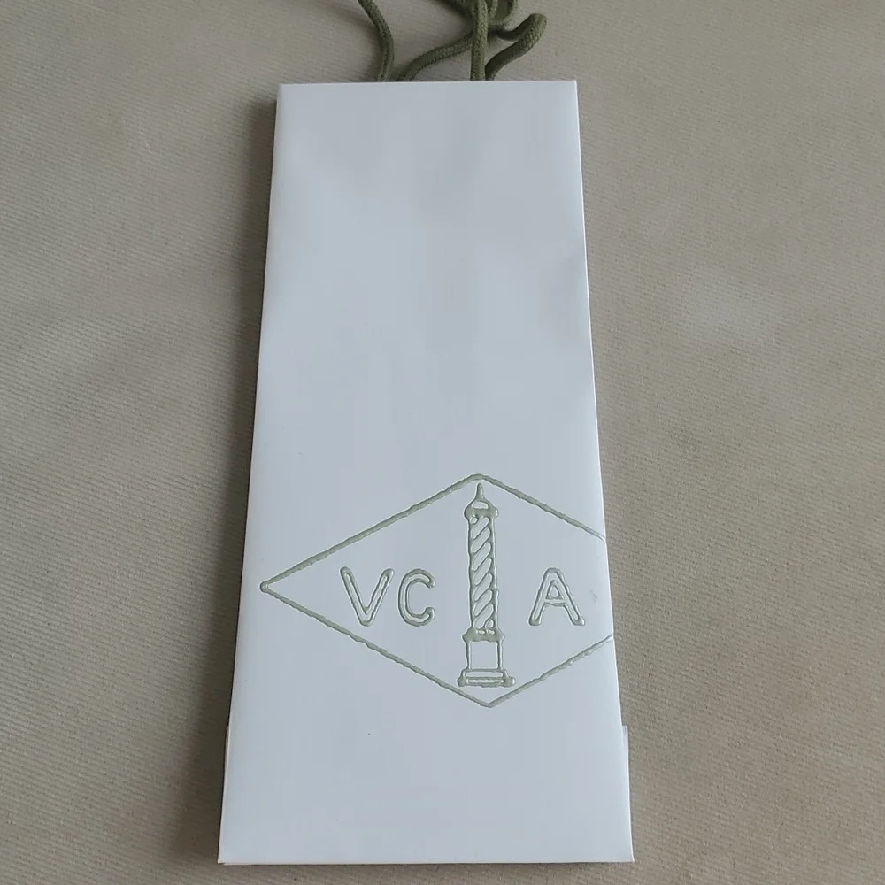 Van Cleef & Arpels empty shopping bag
